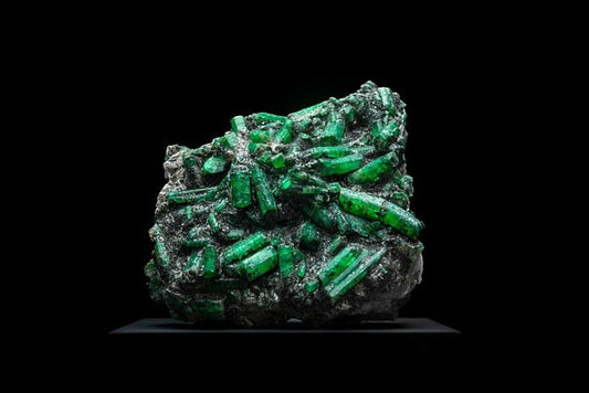 Unlock the Gemstone Alchemy: Your Aura's Secret Weapon